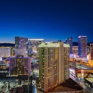 Holiday home Mgm Signature-33-711 F1 Track & Strip View Balcony, Las Vegas