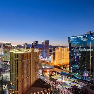 Holiday home Mgm Signature-36-705 F1 Track & Strip View Balcony, Las Vegas