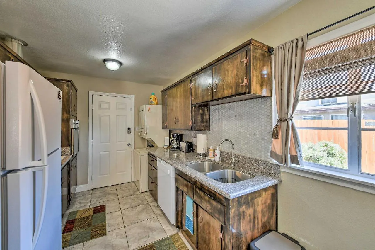 Vintage Downtown Vegas Retreat Less Than 3 Mi To Strip! Las Vegas Holiday home