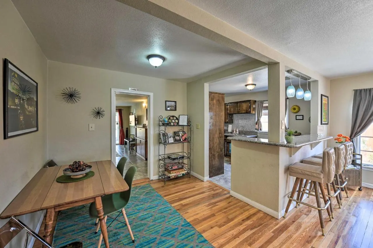 Vintage Downtown Vegas Retreat Less Than 3 Mi To Strip! Las Vegas Holiday home