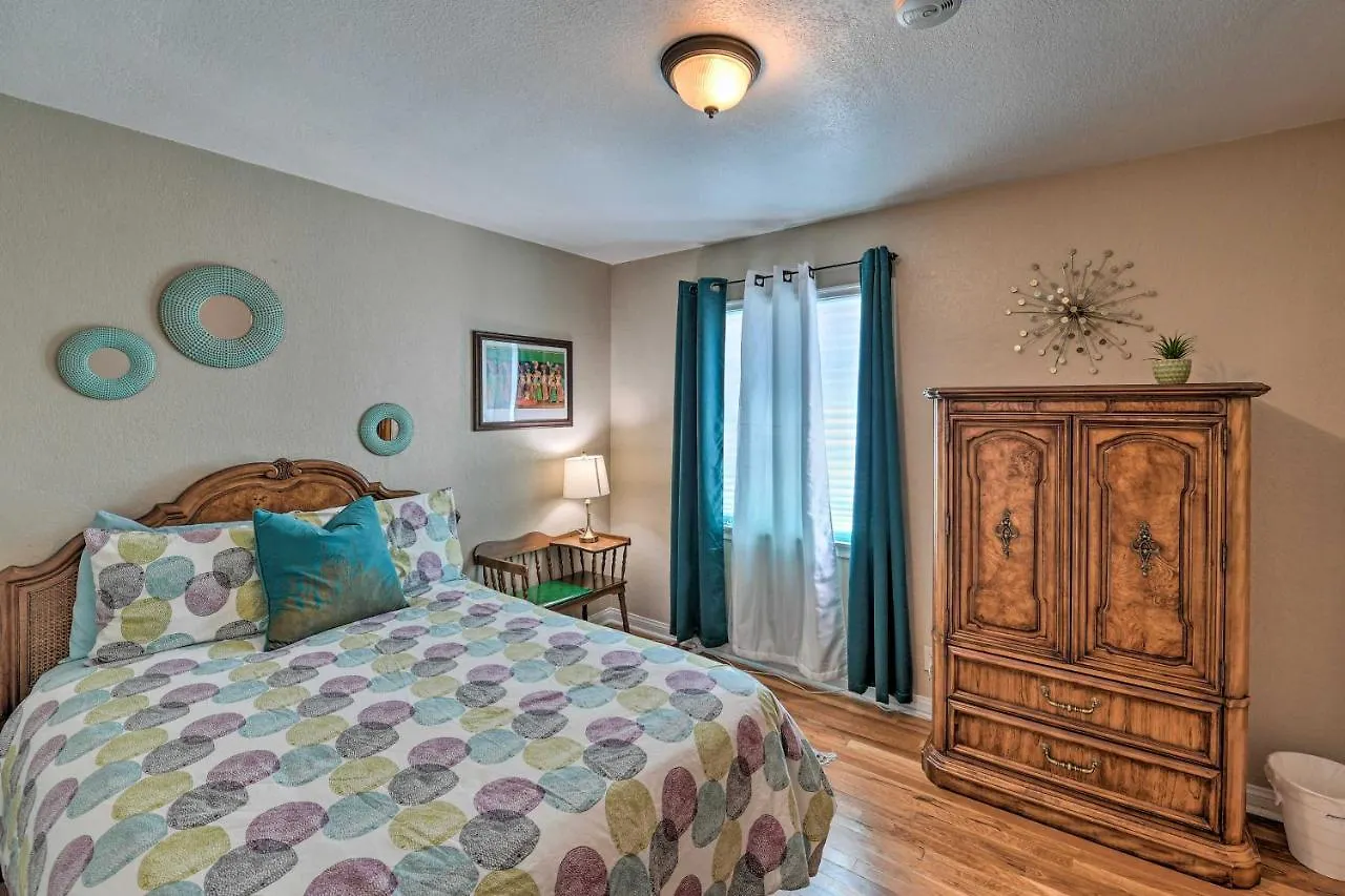 Vintage Downtown Vegas Retreat Less Than 3 Mi To Strip! Las Vegas Holiday home