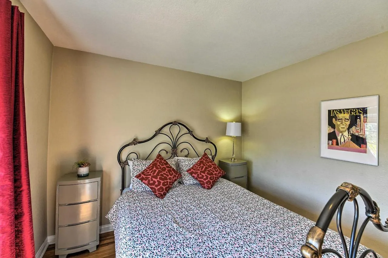Vintage Downtown Vegas Retreat Less Than 3 Mi To Strip! Las Vegas 0*,  United States