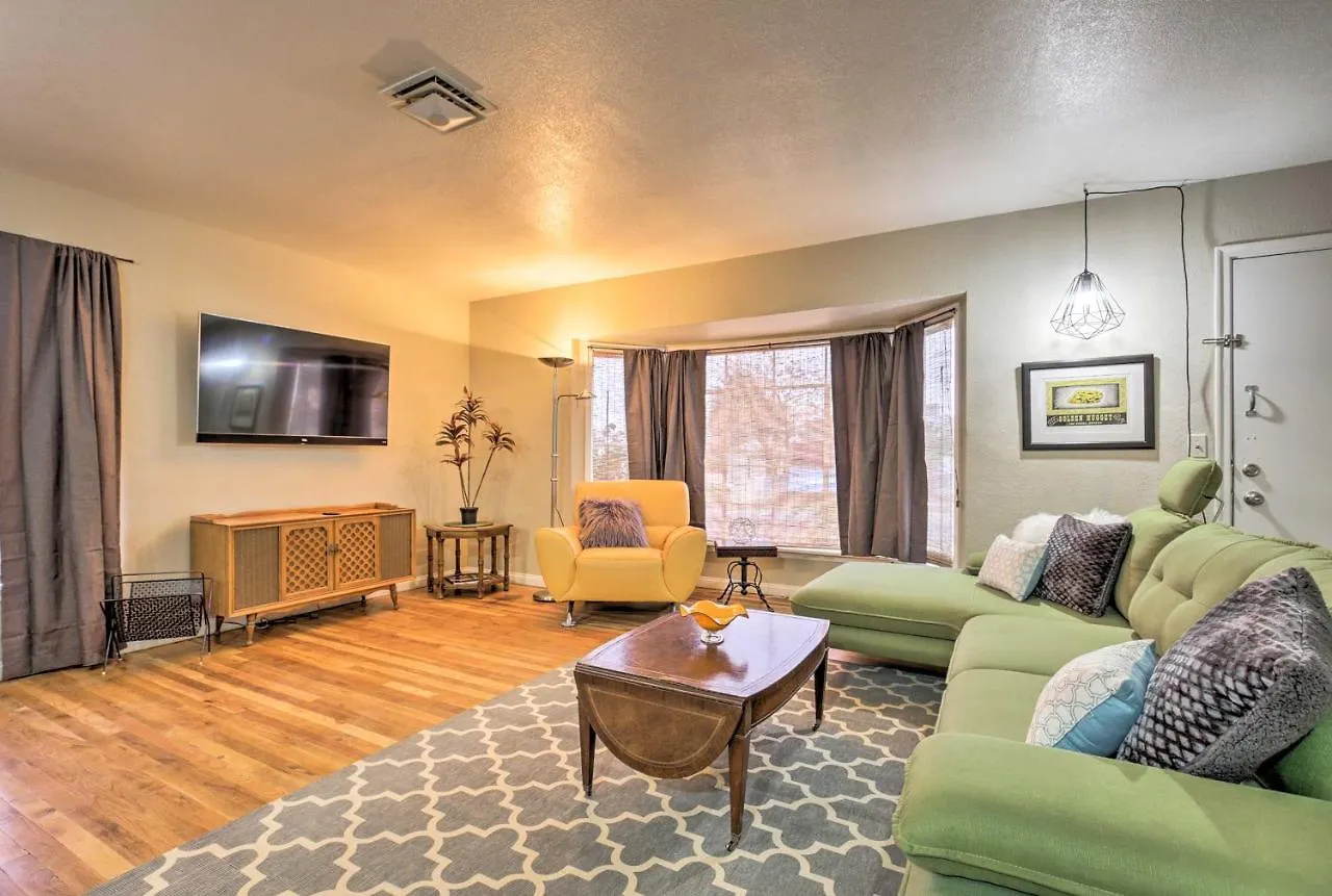 Vintage Downtown Vegas Retreat Less Than 3 Mi To Strip! Las Vegas Holiday home